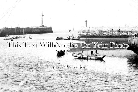 YO 5908 - Whitby Harbour, Yorkshire c1906