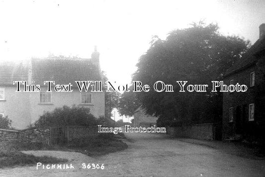 YO 5935 - Pickhill, Yorkshire
