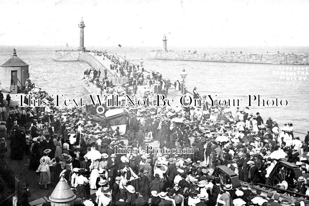 YO 5959 - Whitby Lifeboat Launch, Yorkshire