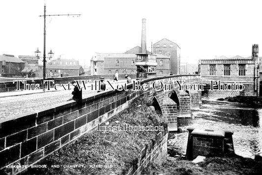 YO 6120 - Kirkgate Bridge & Chantry, Wakefield, Yorkshire