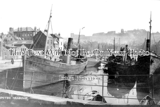 YO 6142 - Whitby Harbour, Yorkshire