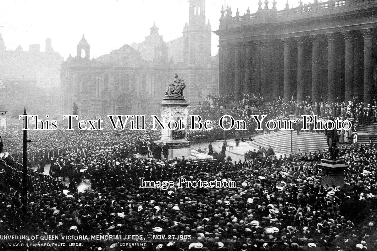 YO 6241 - Queen Victoria Memorial, Leeds, Yorkshire 1905