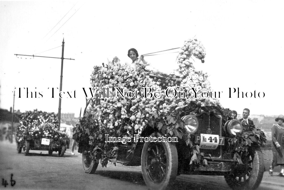 YO 6494 - Scarborough Carnival, Foreshore Road, Yorkshire 1924