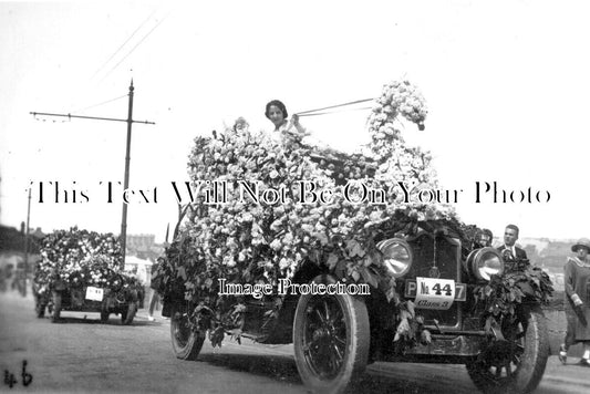 YO 6494 - Scarborough Carnival, Foreshore Road, Yorkshire 1924