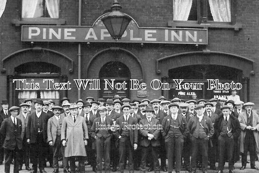 YO 6496 - Pineapple Inn, Park Lane, Leeds, Yorkshire