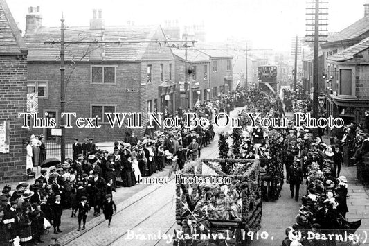 YO 6554 - Bramley Carnival, Bell Lane, Leeds, Yorkshire c1910