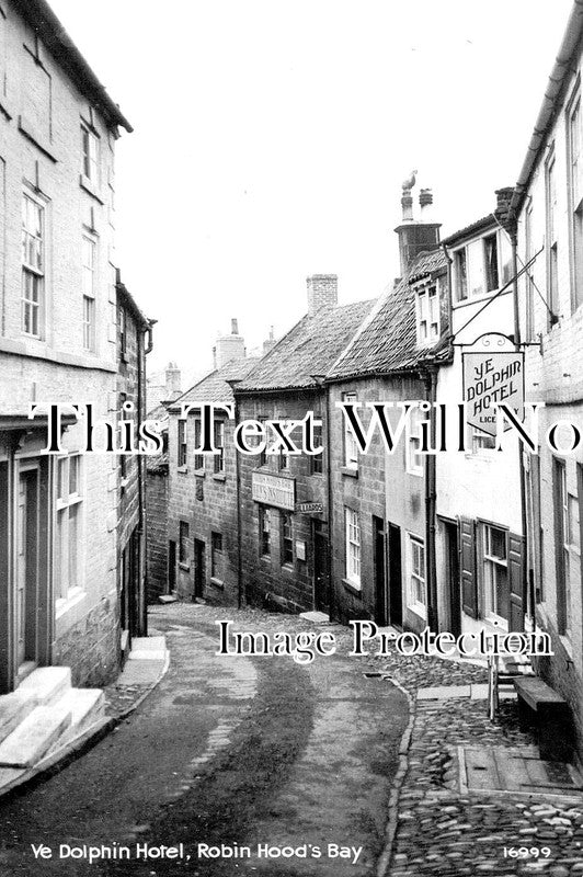 YO 6660 - Ye Dolphin Hotel, Robin Hoods Bay, Yorkshire