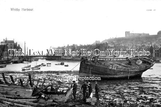 YO 6697 - Whitby Harbour, Yorkshire c1914