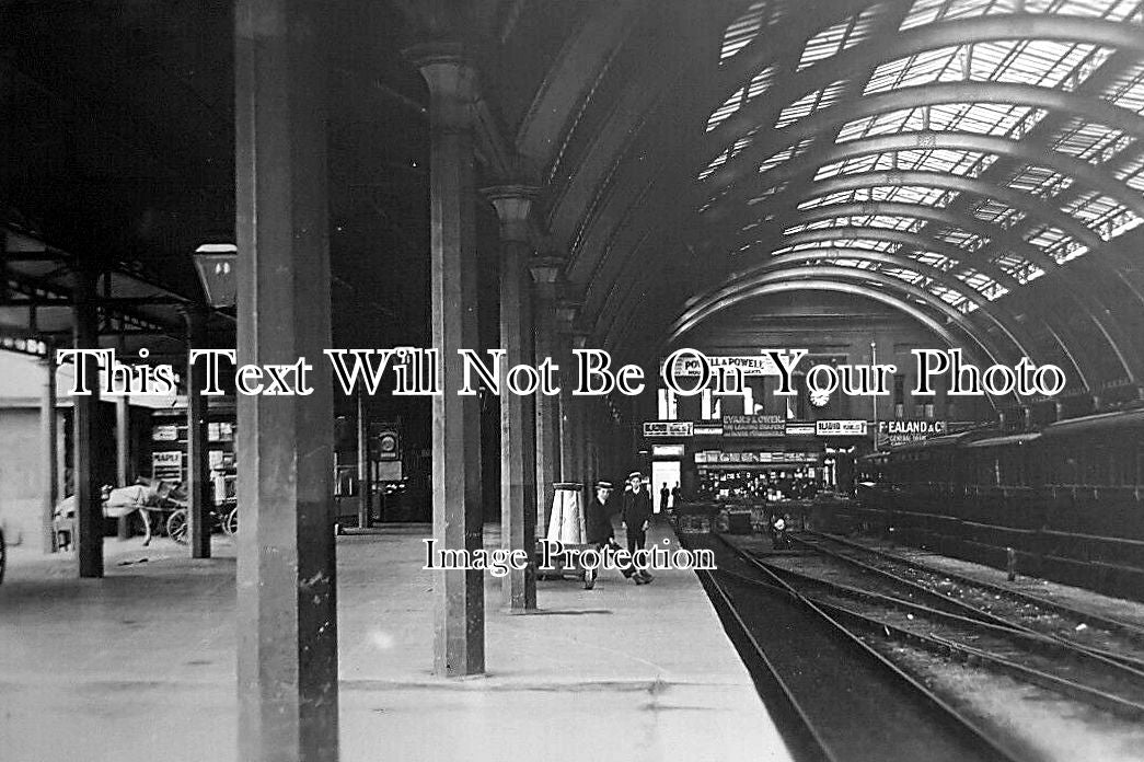 YO 6771 - Bath Railway Station, Yorkshire
