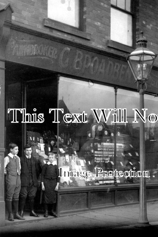 YO 6940 - Broadbent Pawnbroker, Church Street, Hunslet, Leeds, Yorkshire