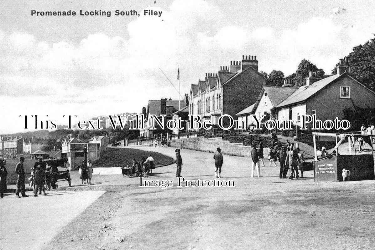 YO 6956 - Promenade Looking South, Filey, Yorkshire