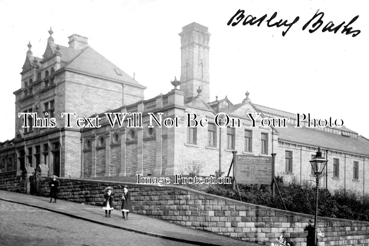 YO 7052 - Batley Corporation Baths, Yorkshire c1904