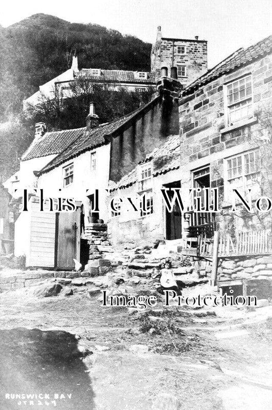 YO 7066 - Runswick Bay, Yorkshire