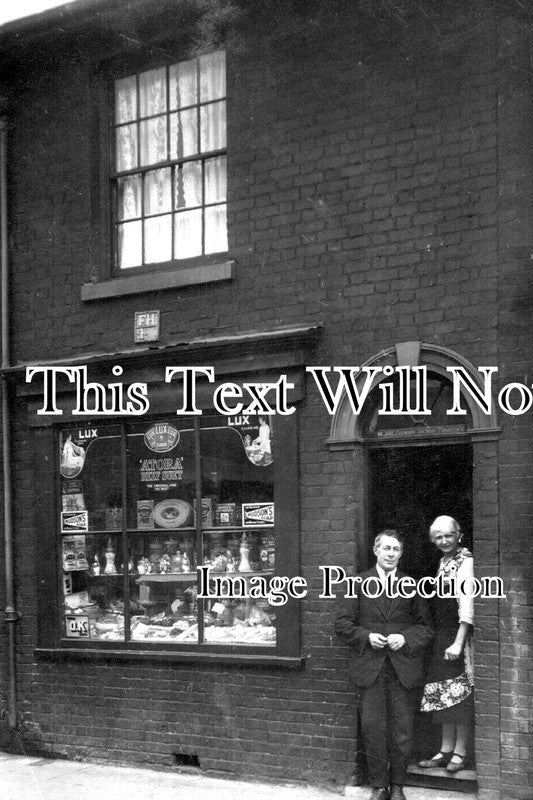 YO 7186 - M Jay Tobacconist Shop, Middlesbrough, Yorkshire