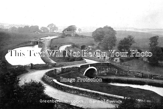 YO 7253 - Greenberfield Locks, Leeds Liverpool Canal, Barnoldswick, Yorkshire