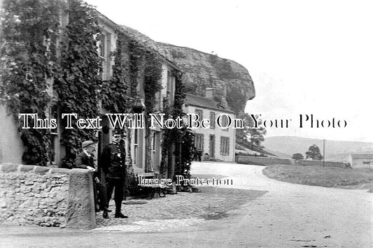 YO 7427 - Tennant Arms Hotel, Kilnsey Crag, Yorkshire