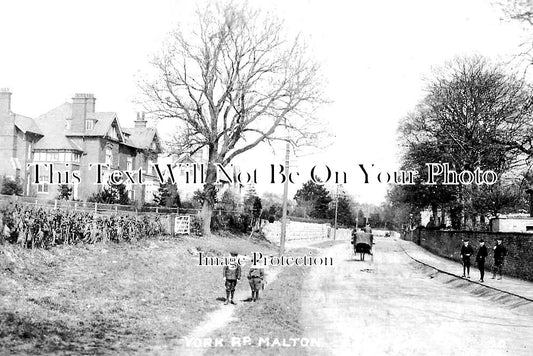 YO 7786 - York Road, Malton, Yorkshire c1914