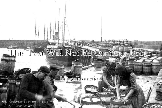 YO 7835 - Scotch Fisher Girls, Scarborough, Yorkshire c1907