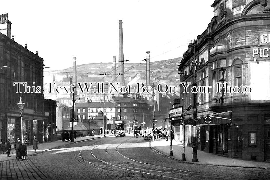 YO 8095 - North Bridge, Halifax, Yorkshire