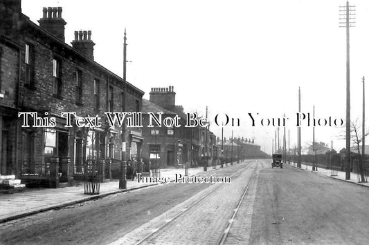 YO 8099 - Savile Road & Cricket Ground, Dewsbury, Yorkshire c1914