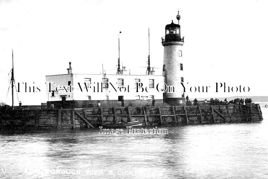 YO 8168 - Scarborough Pier & Lighthouse, Yorkshire c1908