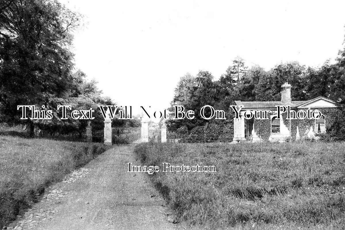 YO 8230 - Kirby Hall Lodge Gates, Little Ouseburn, Yorkshire