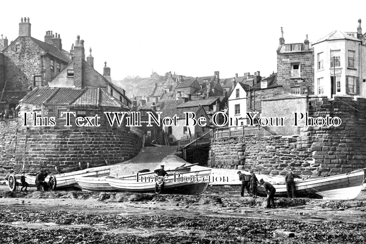 YO 8281 - Robin Hoods Bay, Yorkshire
