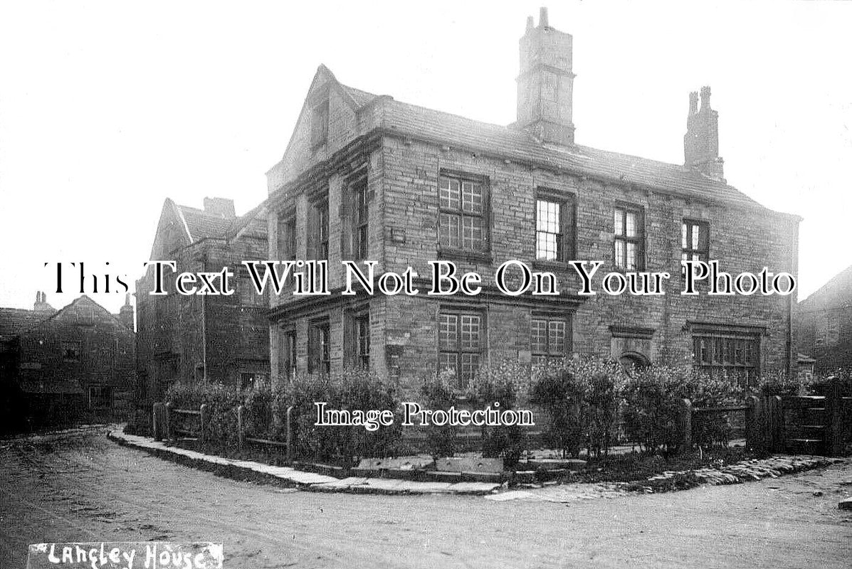 YO 8343 - Langley House, Hipperholme, Halifax, Yorkshire