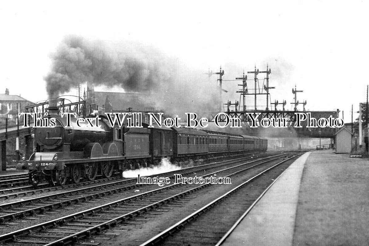 YO 8475 - LNER Steam Train Locomotive, York Railway Station, Yorkshire
