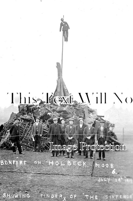 YO 8545 - Bonfire On Holbeck Moor, Leeds, Yorkshire 1919