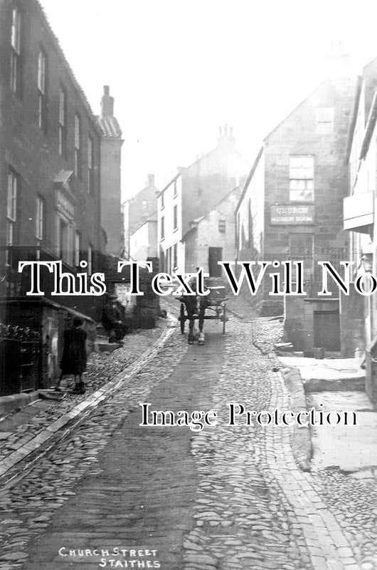 YO 8546 - White Horse Pub, Church Street, Staithes, Yorkshire