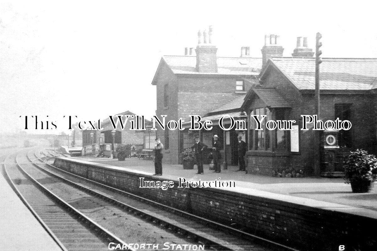 YO 8568 - Garforth Railway Station, Leeds, Yorkshire c1914 – JB Archive