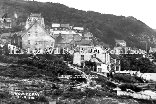 YO 8648 - Runswick Bay, Yorkshire c1914
