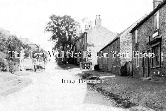 YO 8799 - Main Road, Grafton, Yorkshire c1910