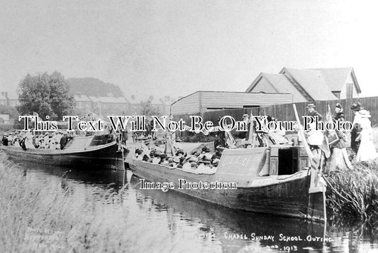 YO 892 - New Mill Sunday Chapel School Outing, Canal, Yorkshire c1913