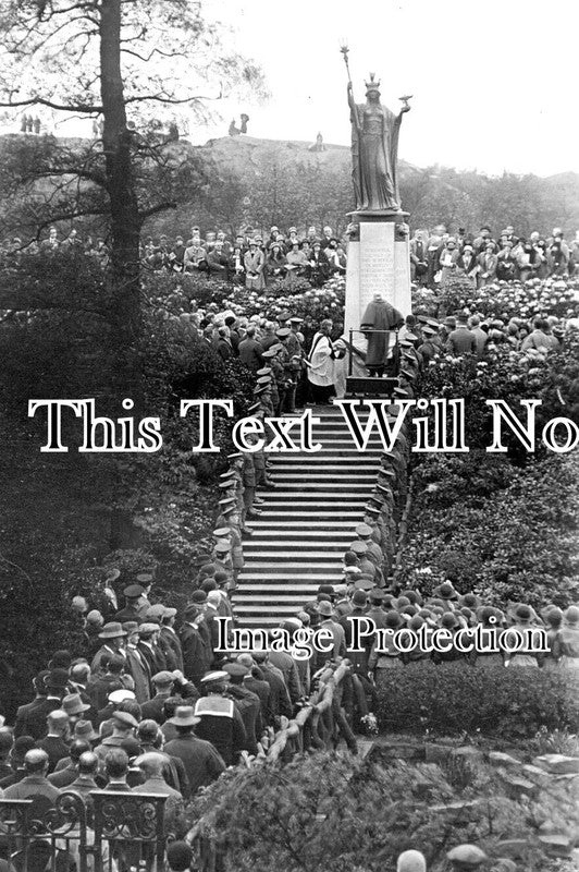YO 8939 - Morley War Memorial Ceremony, Yorkshire