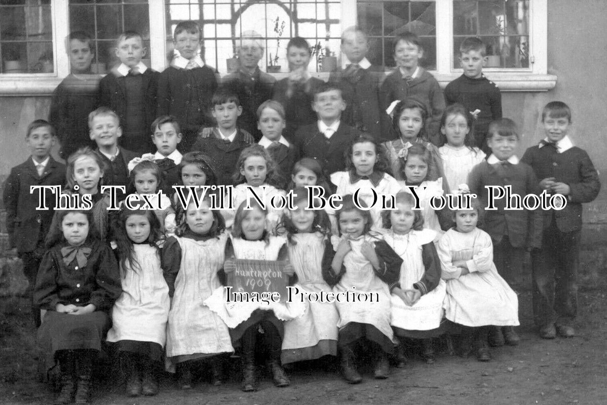 YO 9027 - Huntington School Group, York, Yorkshire 1909