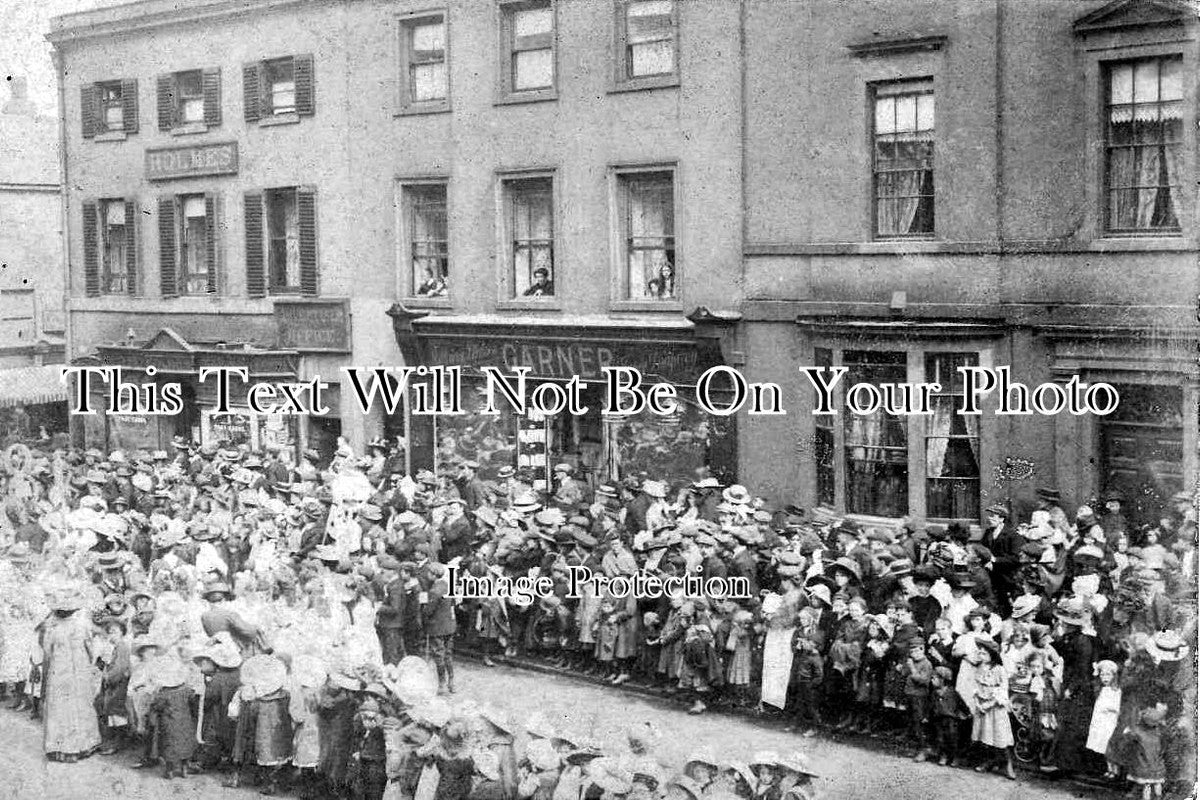 YO 903 - Street Parade, Pontefract, Yorkshire c1912