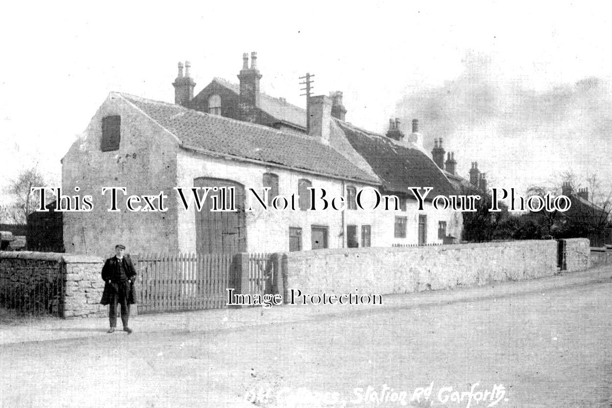 YO 9156 - Old Cottages, Station Road, Garforth, Leeds, Yorkshire
