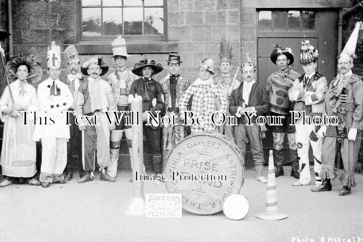 YO 9258 - Fancy Dress Festival Prise Band, Cottingley, Yorkshire