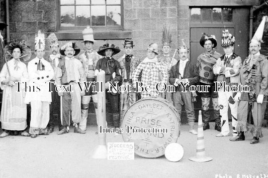 YO 9258 - Fancy Dress Festival Prise Band, Cottingley, Yorkshire