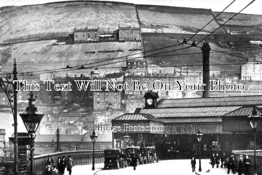 YO 9293 - Halifax Railway Station, Yorkshire