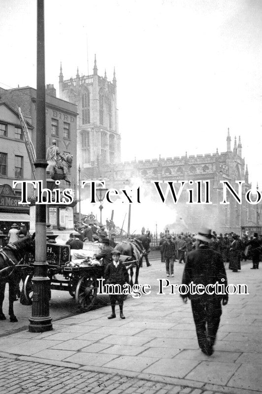 YO 9372 -Zeppelin Raid On Hull, Yorkshire 1915 WW1