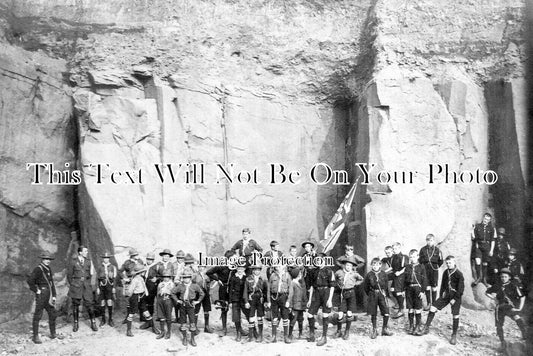 YO 9456 - Boy Scout Group In Quarry, Bingley, Yorkshire c1914
