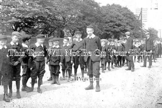 YO 9551 - Whit Monday, St Peters Church, Morley, Yorkshire c1906