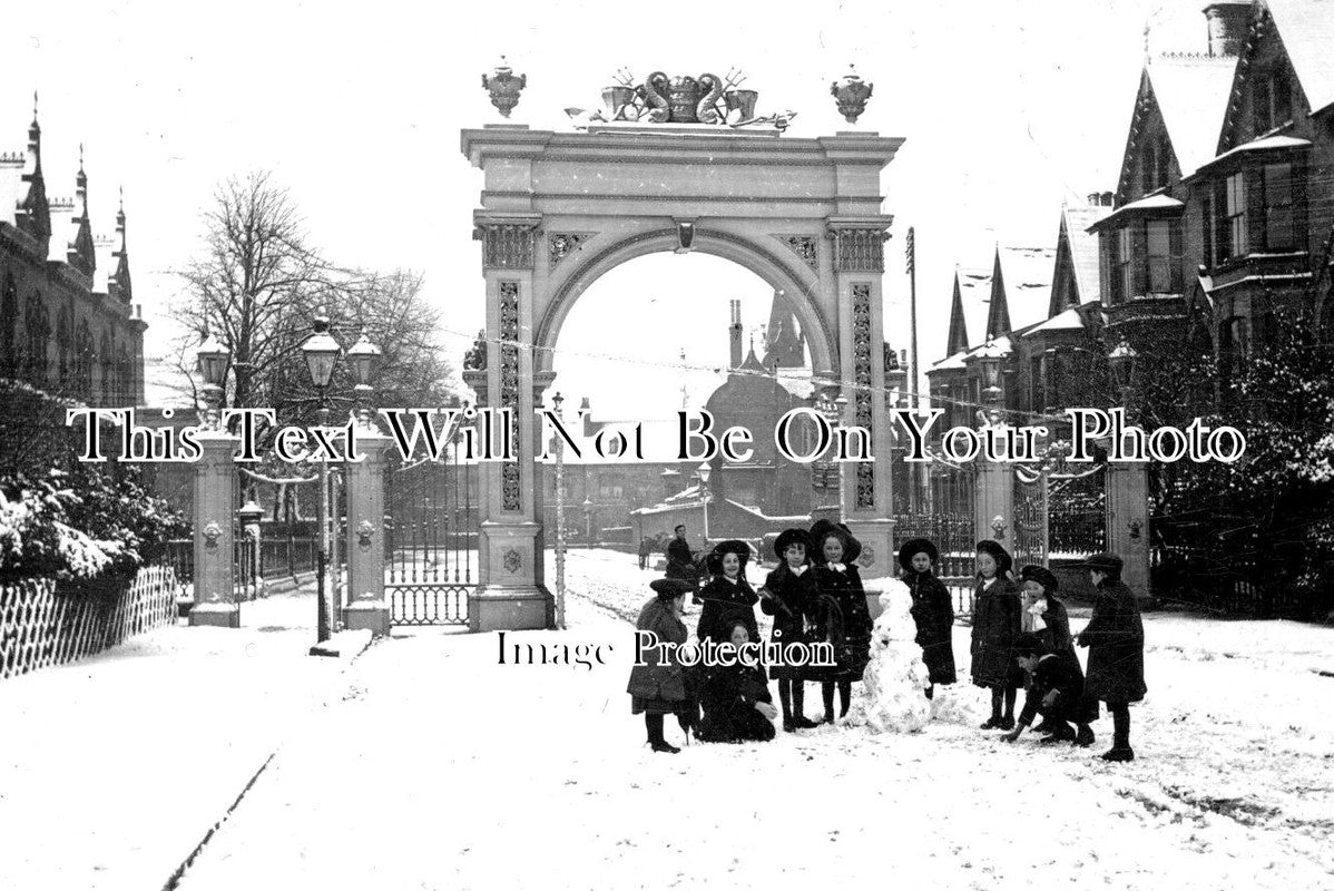YO 9558 - Pearson Park Entrance, Hull, Yorkshire