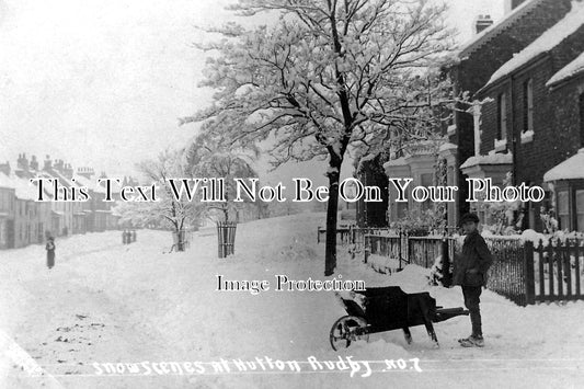 YO 9680 - Snow Scene At Hutton Rudby, Yorkshire c1914