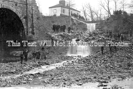YO 9732 - Bursting Of Aqueduct, Barnsley, Yorkshire 1911