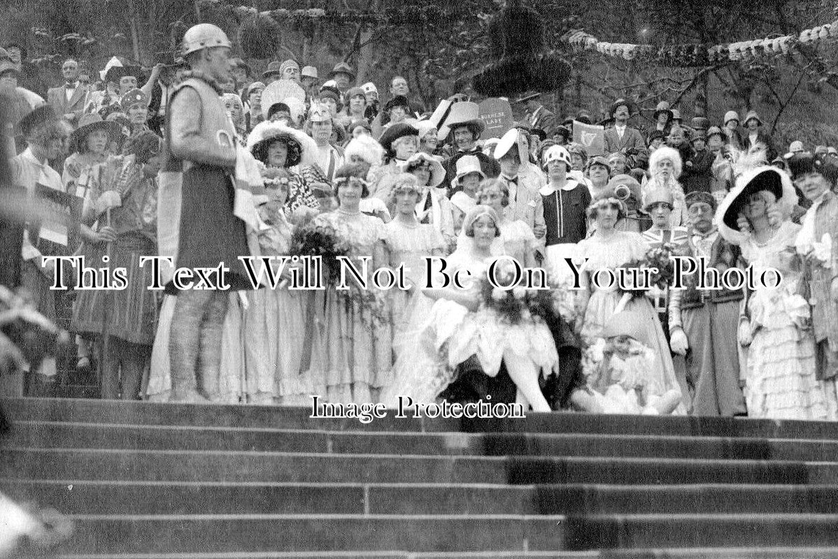 YO 9815 - Scarborough Pageant Queen Of Roses, Yorkshire